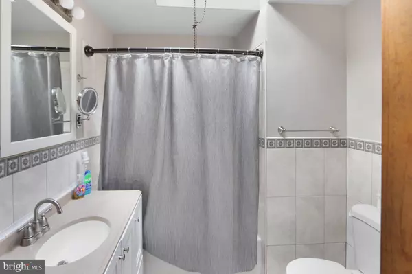 Philadelphia, PA 19124,5659 MIRIAM RD