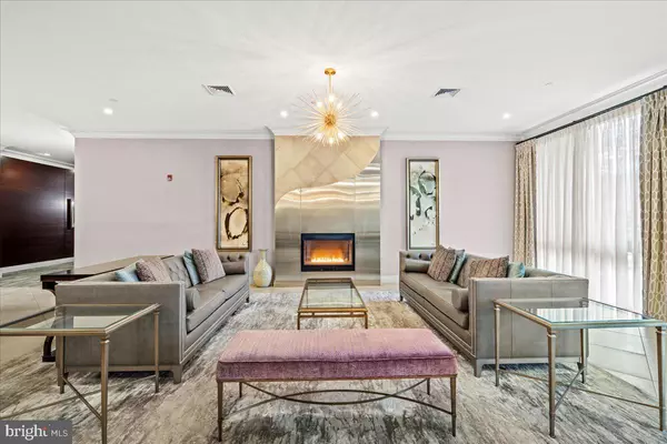 Alexandria, VA 22303,2451 MIDTOWN AVE #921