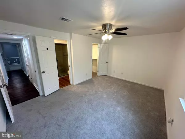 Temple Hills, MD 20748,3360 HUNTLEY SQUARE DR
