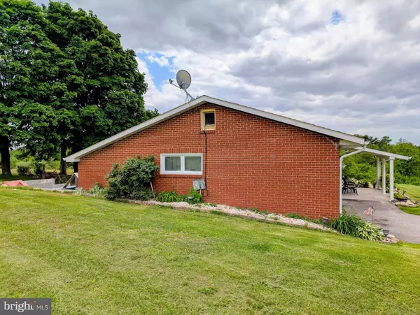 Breezewood, PA 15533,796 LIGHTHOUSE ROAD