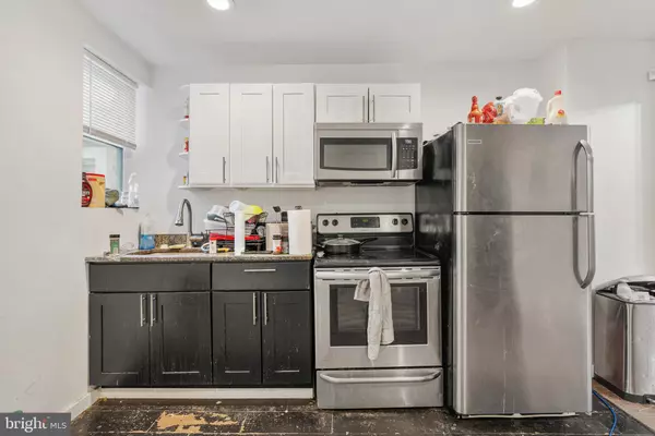 Philadelphia, PA 19121,2017 W OXFORD ST