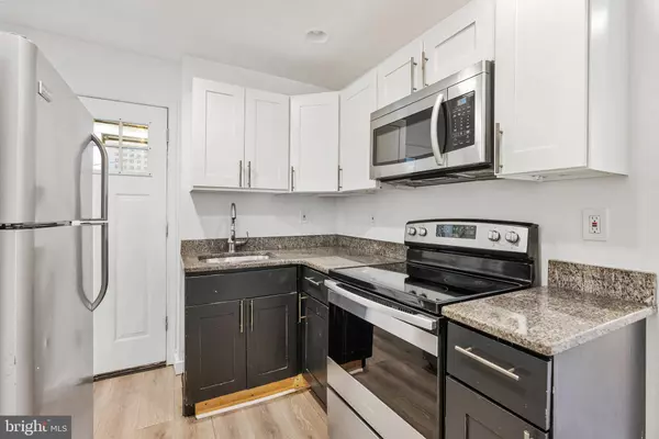 Philadelphia, PA 19121,2017 W OXFORD ST