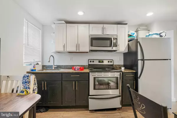 Philadelphia, PA 19121,2017 W OXFORD ST