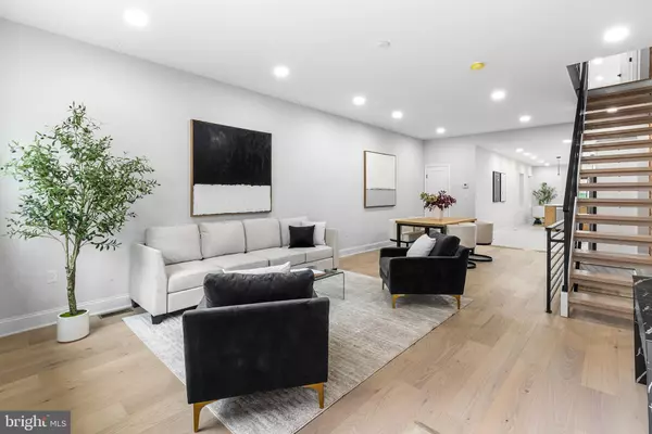 Philadelphia, PA 19148,1604 S 8TH ST