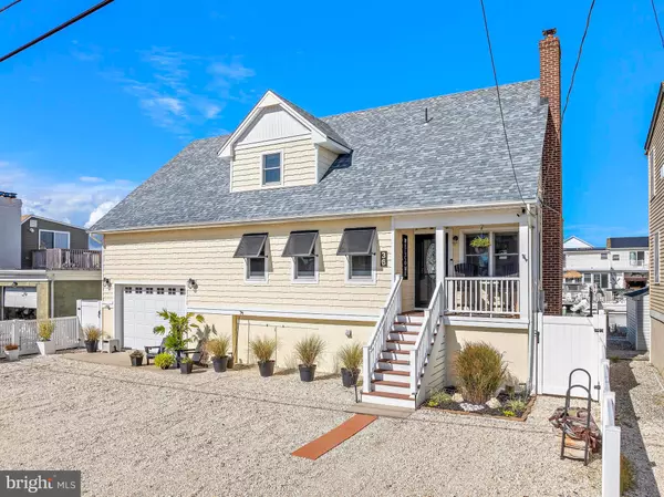 36 JENNIE DR, Manahawkin, NJ 08050