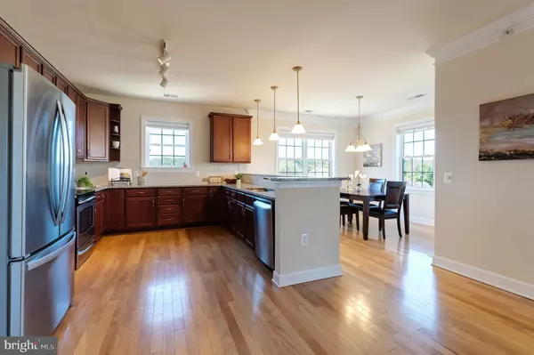 Haymarket, VA 20169,15251 ROYAL CREST DR #306