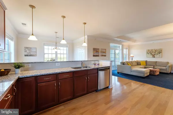 Haymarket, VA 20169,15251 ROYAL CREST DR #306