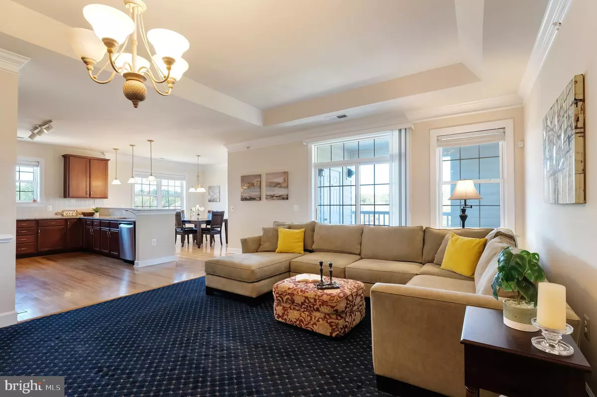 Haymarket, VA 20169,15251 ROYAL CREST DR #306