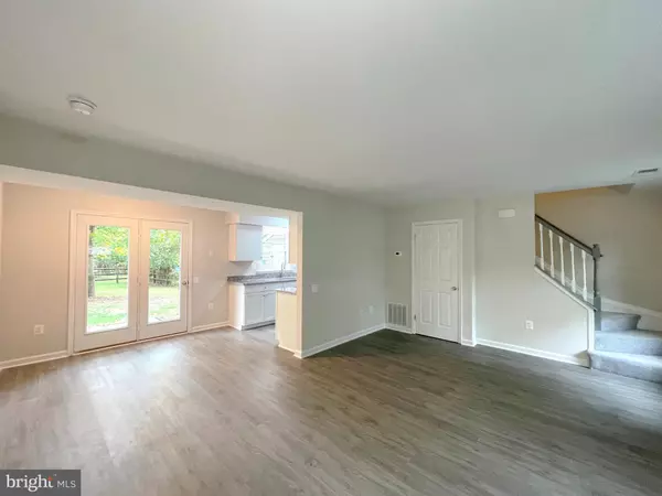 Waldorf, MD 20602,717 BARRINGTON DR