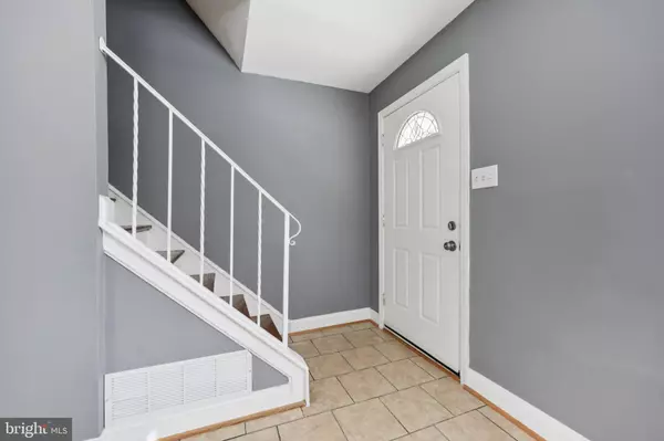 Alexandria, VA 22303,5824 FIFER DR