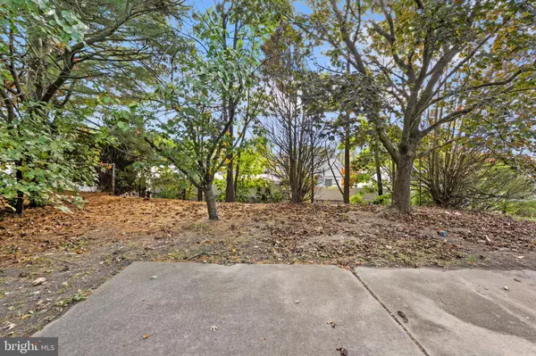 Sicklerville, NJ 08081,27 GIRARD AVE