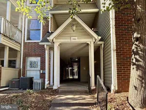 3916 PENDERVIEW DR #435, Fairfax, VA 22033