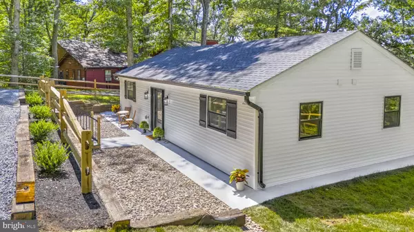 440 REDBUD LN, Bluemont, VA 20135