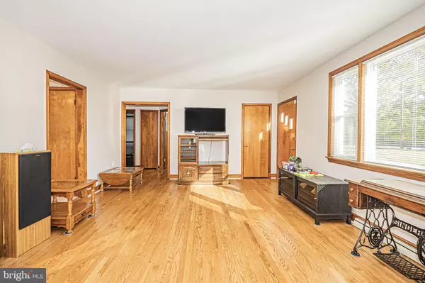 Gaithersburg, MD 20877,17710 WOODWARDS STORE RD