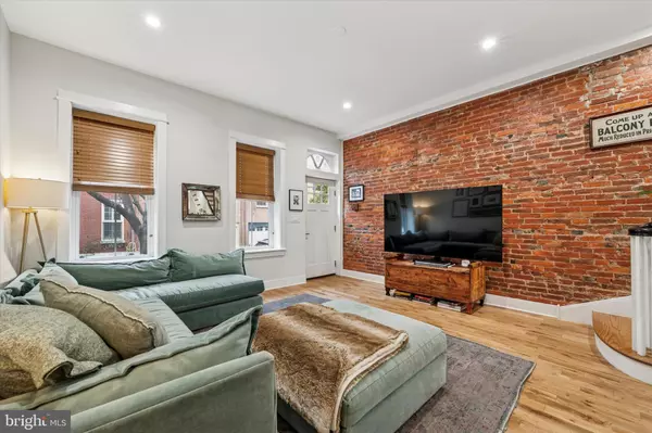 Philadelphia, PA 19147,707 S WARNOCK ST