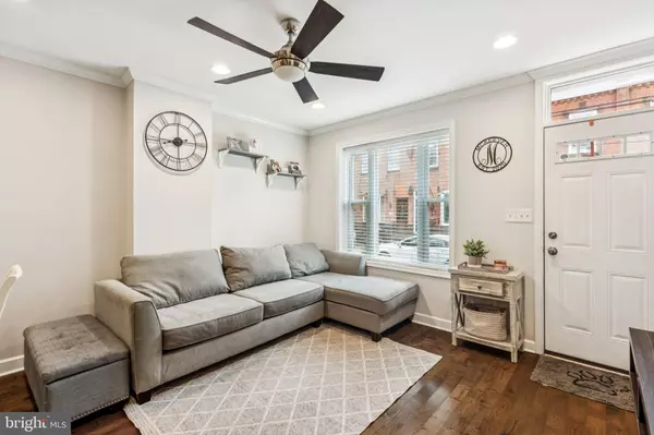 Philadelphia, PA 19145,2415 S OPAL ST