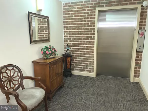 Silver Spring, MD 20906,15300 BEAVERBROOK CT #88-2B