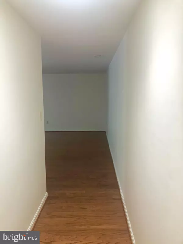 Glen Burnie, MD 21060,315 CLEAR DROP WAY #104