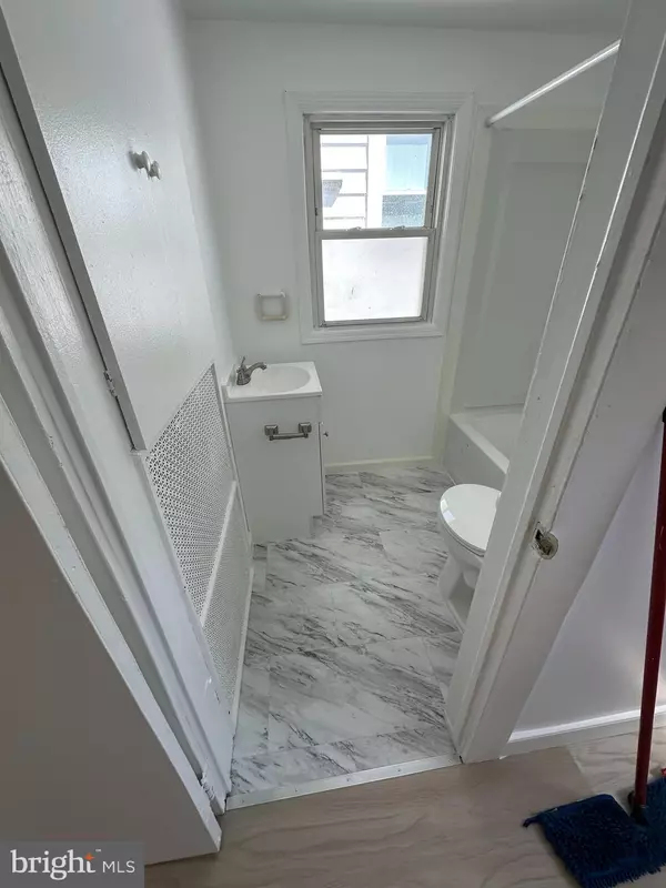 Hamilton, NJ 08620,209 MAIN ST