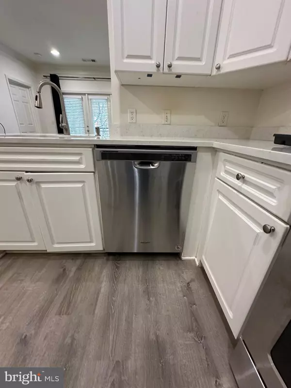 Rockville, MD 20850,501 HUNGERFORD DR #122