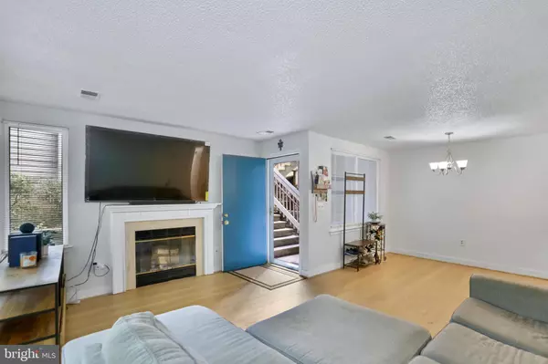 Reston, VA 20194,11723-C SUMMERCHASE CIR