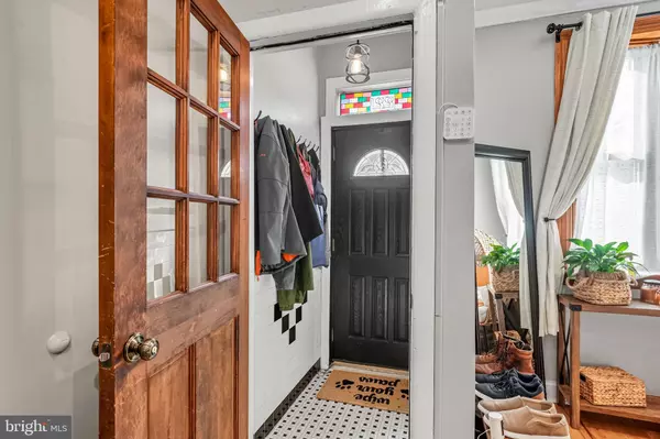 Philadelphia, PA 19148,221 MOORE ST