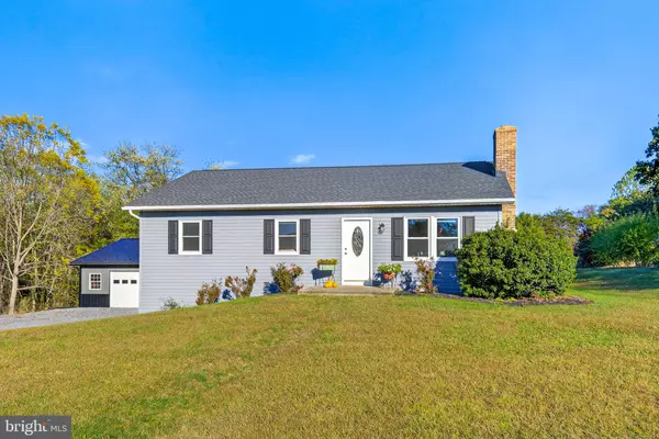 11 VALLEY RANCH RD, Shermans Dale, PA 17090