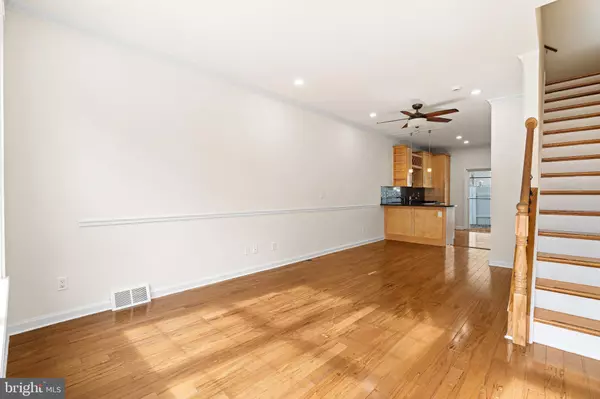 Philadelphia, PA 19146,2121 MONTROSE ST