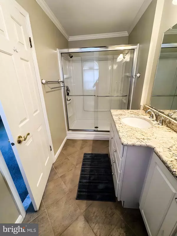 Marlton, NJ 08053,403 HAZELWOOD LN