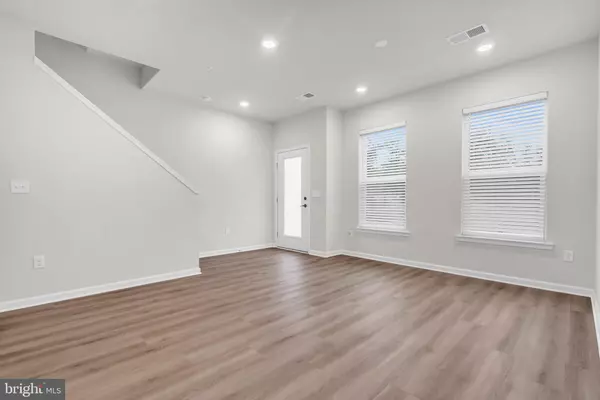 Princeton Junction, NJ 08550,806 SHAY CT