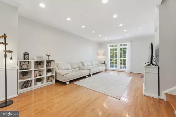 Centreville, VA 20120,13679 LAVENDER MIST LN