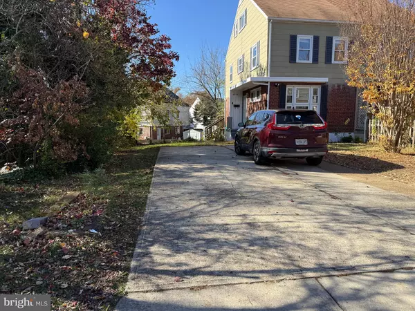 Alexandria, VA 22307,6918 RANDOLPH MACON DR