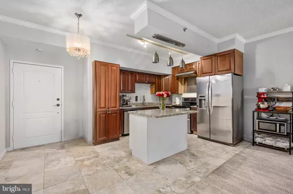 Arlington, VA 22202,1211 S EADS ST S #711