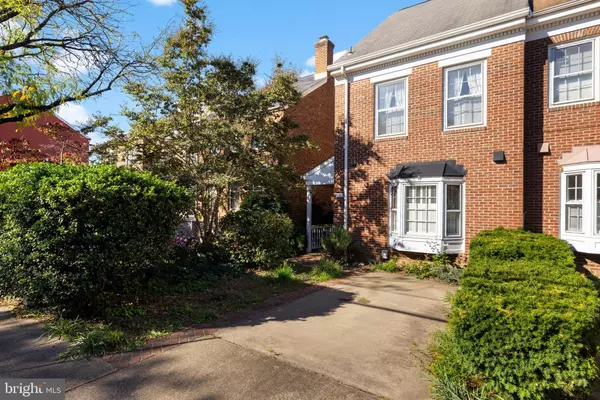 Alexandria, VA 22314,211 S WEST ST S