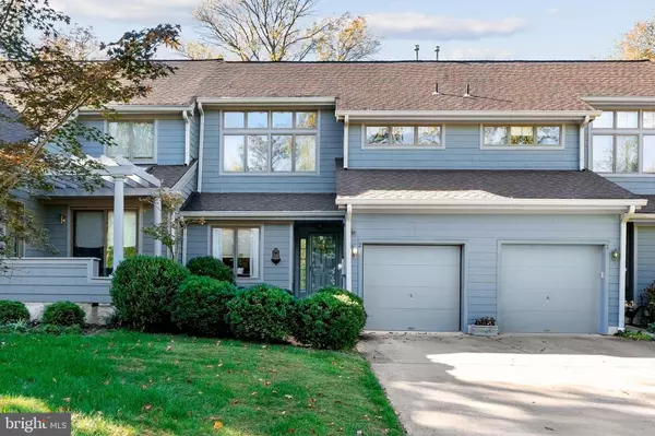 2 WATERFORD CT, Lambertville, NJ 08530