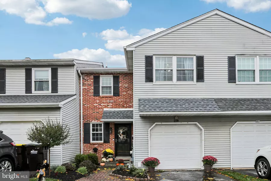 219 RED HAVEN DR, North Wales, PA 19454