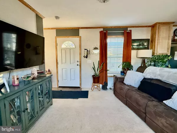 Phoenixville, PA 19460,13 2ND ST