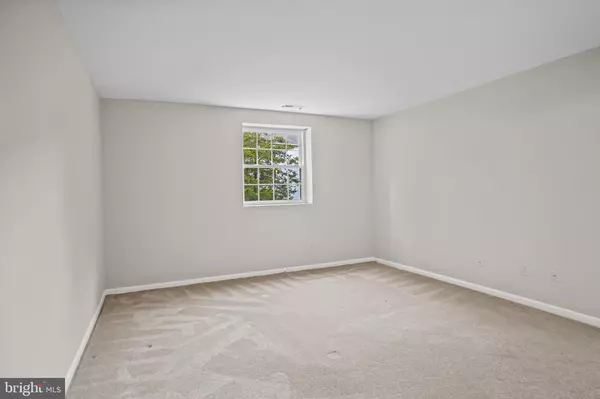 Lutherville Timonium, MD 21093,4 BALLYCRUY #101