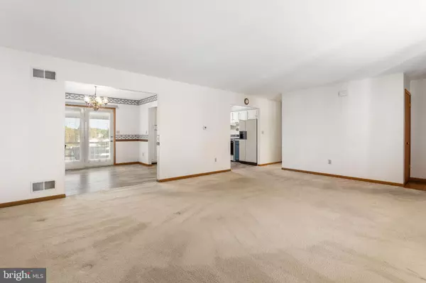 Hanover, PA 17331,40 ALLEN DR