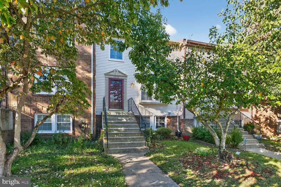 5320 LAROCHELLE CT, Alexandria, VA 22315