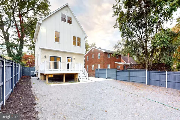 Washington, DC 20018,2806 FRANKLIN ST NE