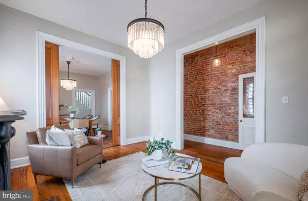 Washington, DC 20001,912 P ST NW