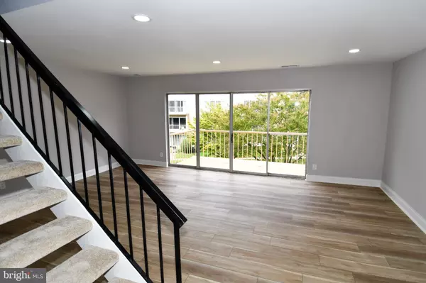 Kensington, MD 20895,3225 UNIVERSITY BLVD W #22