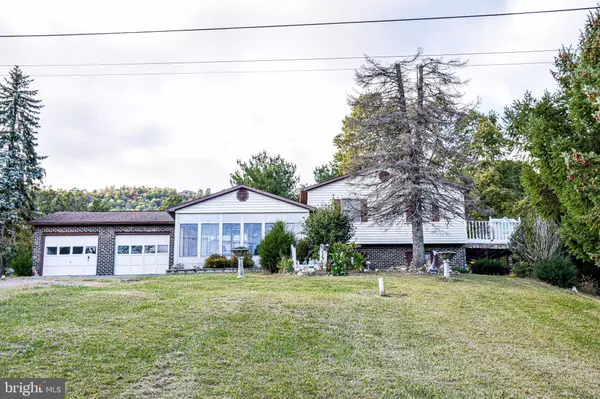 939 LOOP RD,  Gerrardstown,  WV 25420