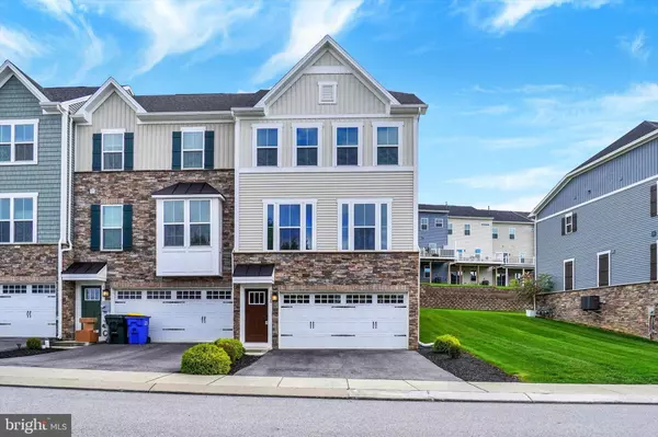 1028 ROSECROFT LN #13, York, PA 17403