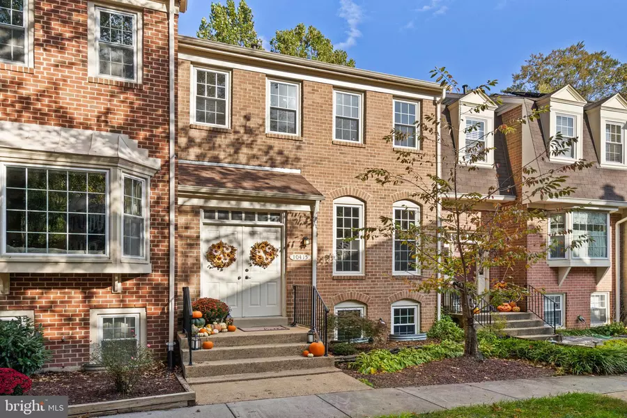 10415 CARRIAGEPARK CT, Fairfax, VA 22032