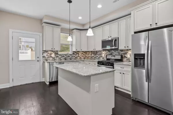 Philadelphia, PA 19146,2113 REED ST