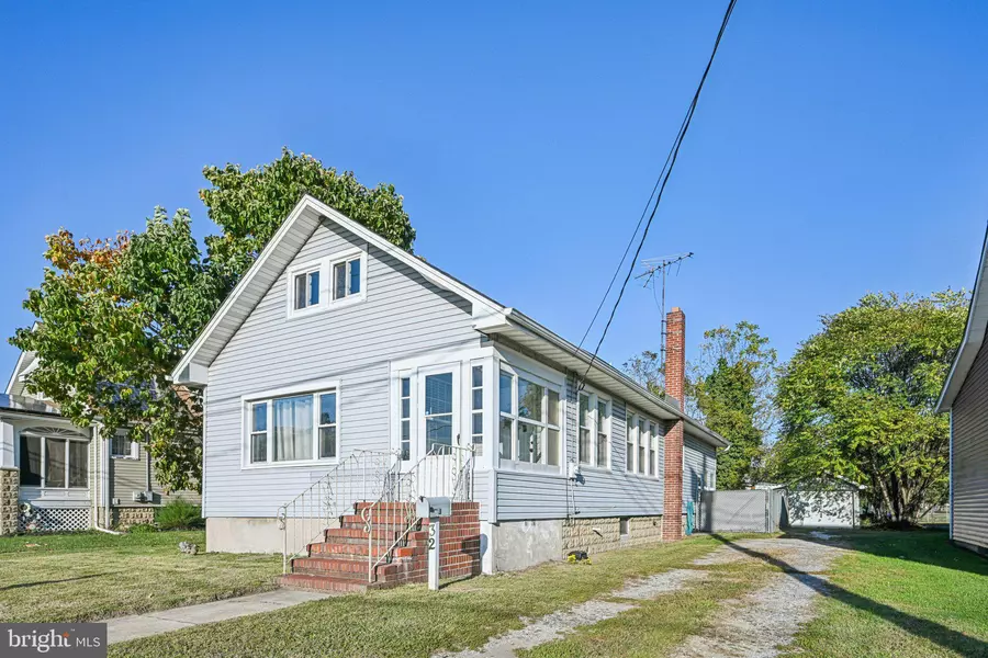 32 S BROADWAY, Pennsville, NJ 08070