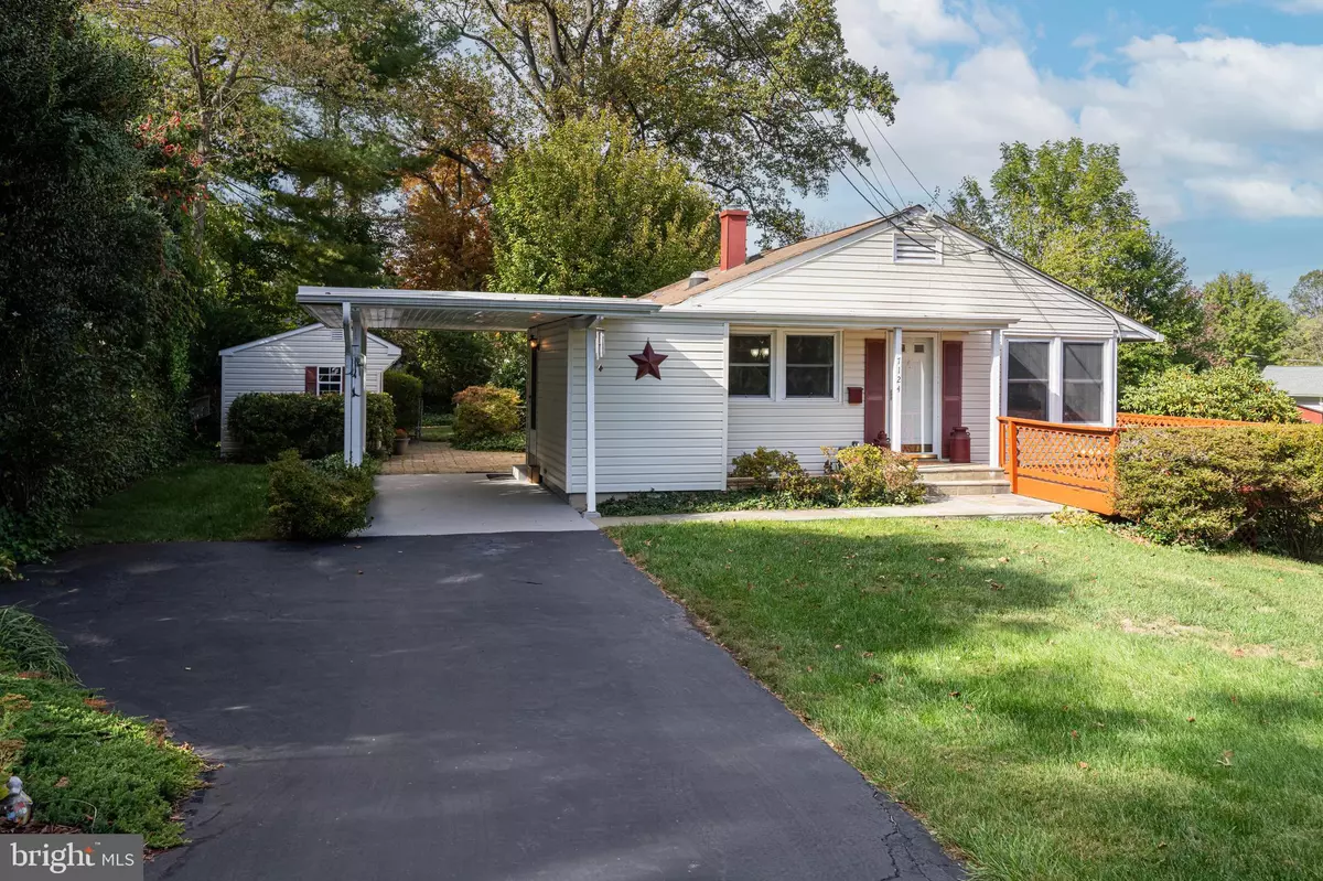 Falls Church, VA 22042,7124 WADE PL