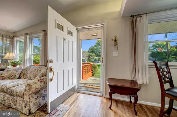 Falls Church, VA 22042,7124 WADE PL